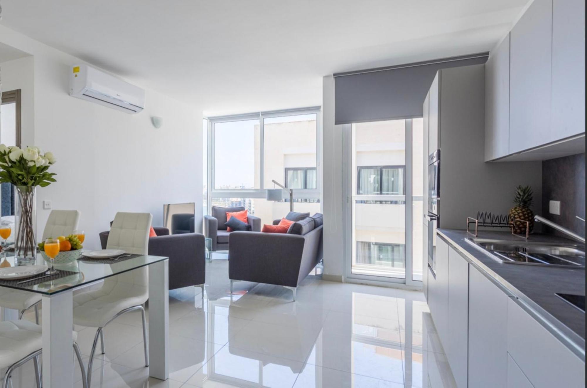 Saint Julian - Lovely Apartment With Terrace - Cityapartmentstay San Ġiljan Exterior foto